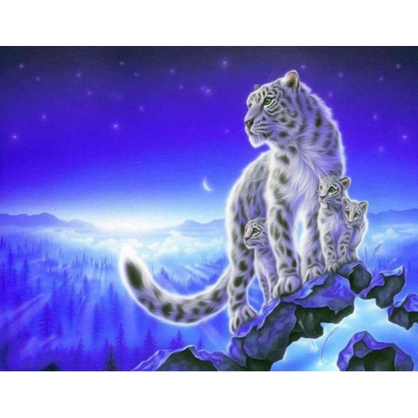 Tigri bianche sulla cima della montagna